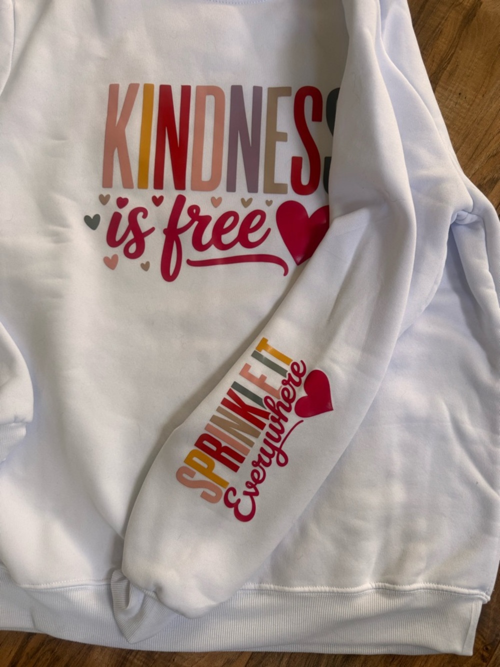 White "Kindness Is Free" Graphic Sweatshirt - Women's NEW WITHOUT TAGS - Picture 4 of 4